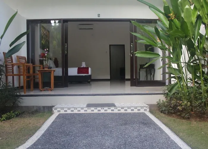 Palm Garden 3* サヌール